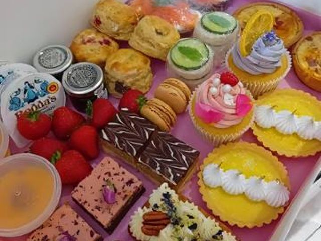 afternoon-tea-hampers (4)-kireth-ai